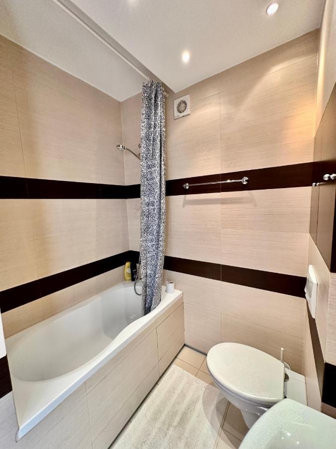 Apartament Copernic Metro Wifi 85'tv Netflix Disney+ Hbo