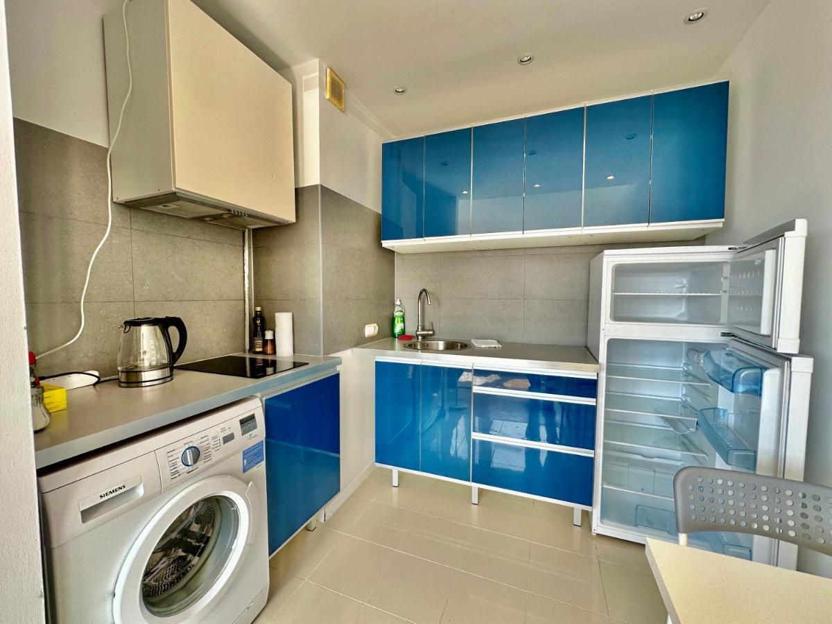 Copernic Metro Wifi 85'tv Netflix Disney+ Hbo Appartement Warschau